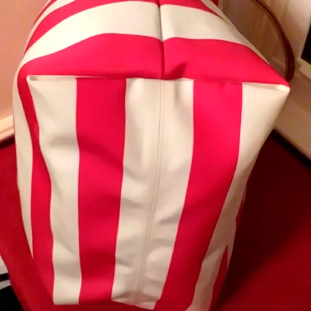 🎆 Sale NEW Dooney & Burke Red/White Large TravelTote/Great for Shopping/Beach - Picture 8 of 10